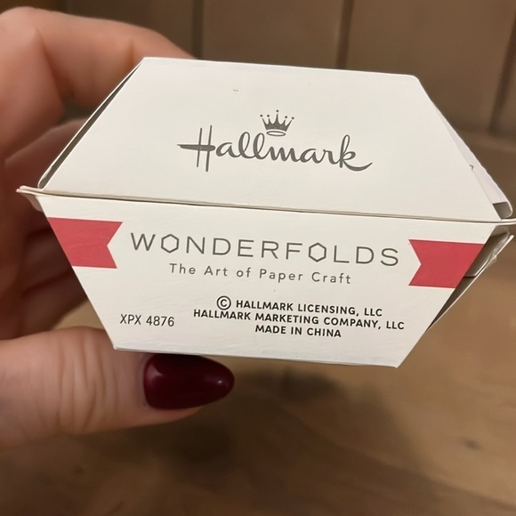 Hallmark Wonderfolds Pop-Up Christmas Cards Set of 8 Santa Roof Merry & Bright - Picture 4 of 5